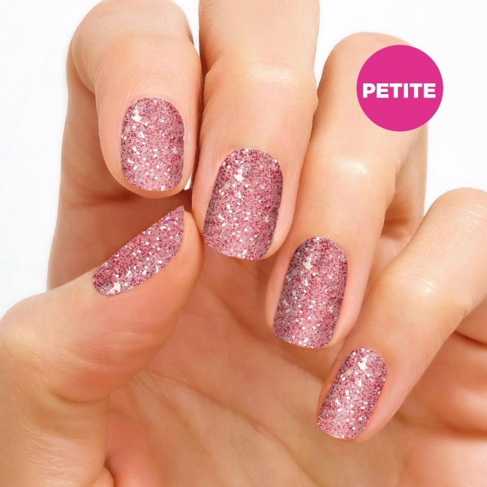 Glittery Can’t Color Street Nails